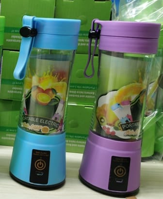 1 0 A Set / Six Knives Licuadora portátil con batería recargable USB, mini batidora de zumos de frutas para cocina, mini exprimidor eléctrico portátil y sencillo para el hogar.