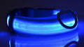 1 0 blue / L / battery Collar luminoso LED de nailon para perros, seguridad nocturna, intermitente, que brilla en la oscuridad, correa ajustable para perros y gatos