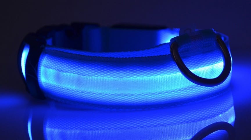 1 0 blue / L / battery Collar luminoso LED de nailon para perros, seguridad nocturna, intermitente, que brilla en la oscuridad, correa ajustable para perros y gatos